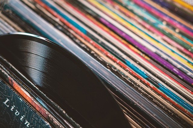 Are CDs Are Dead? If So, Long Live… Vinyl?