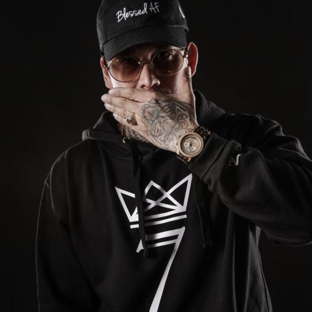 Cirok in some clothes from Sevin Clothing