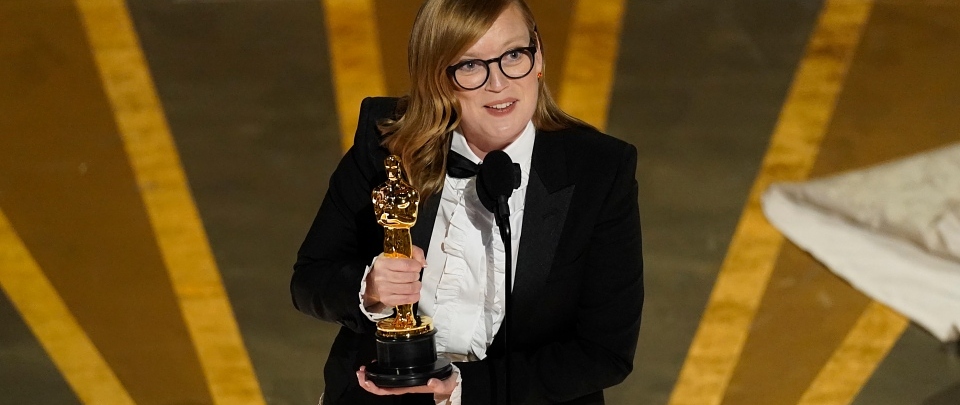 Sarah Polley accepting the award for Best Adapted Screenplay.