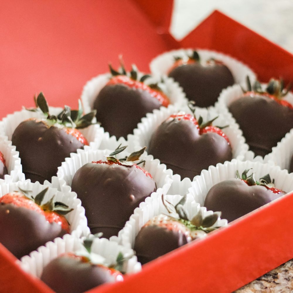 jessica-johnston-P86sBT225NU-unsplash-chocolate strawberries