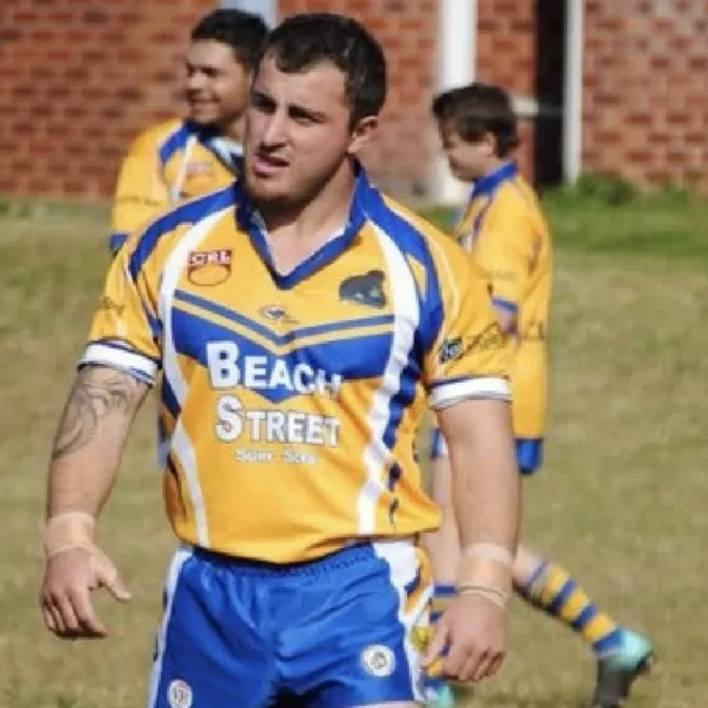 Alexander Volkanovski as a former rugby player before transitioning to MMA full-time.