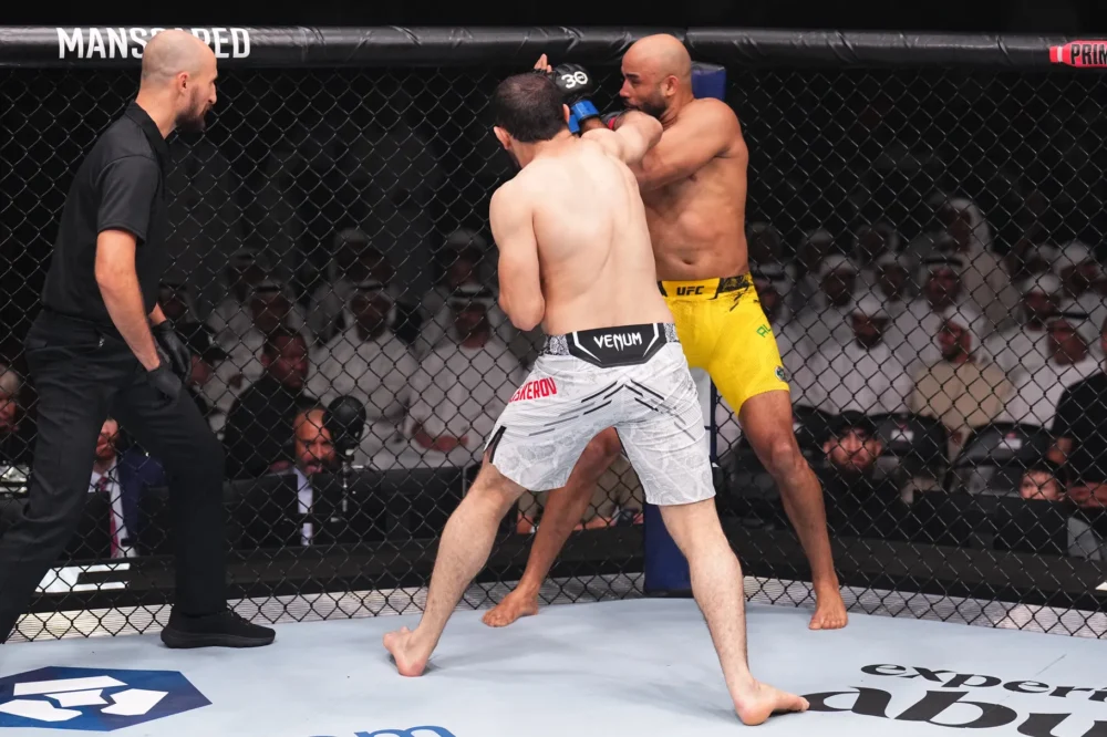 Ikram Aliskerov scored a first-round knockout win against Warlley Alves at UFC 294.