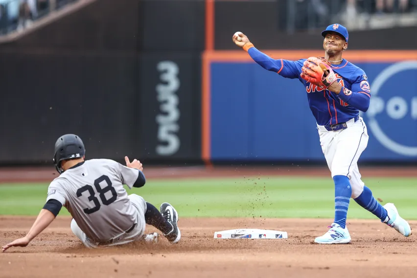 The New York Mets sweep The New York Yankees in a two game home series.