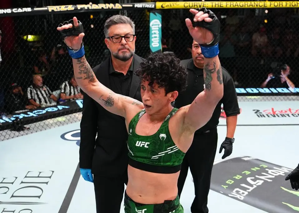 UFC strawweight Virna Jandiroba defeated Amanda Lemos via second-round arm-bar at UFC Vegas 94.