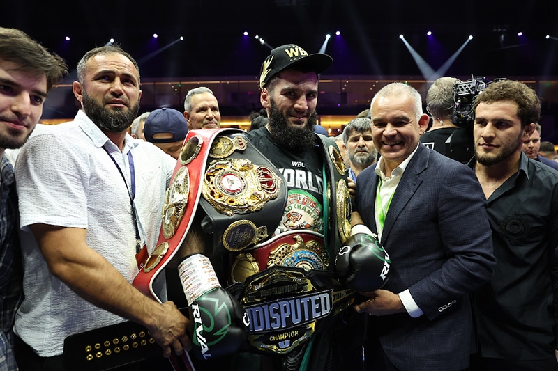 Artur Beterbiev became undisputed light heavyweight champion after defeating Dmitry Bivol via majority decision.