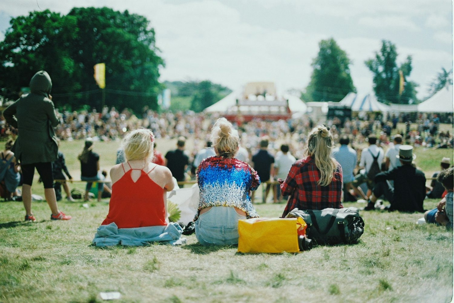The Official Guide For Traveling To & From Music Festivals---- Photo by Aranxa Esteve on Unsplash