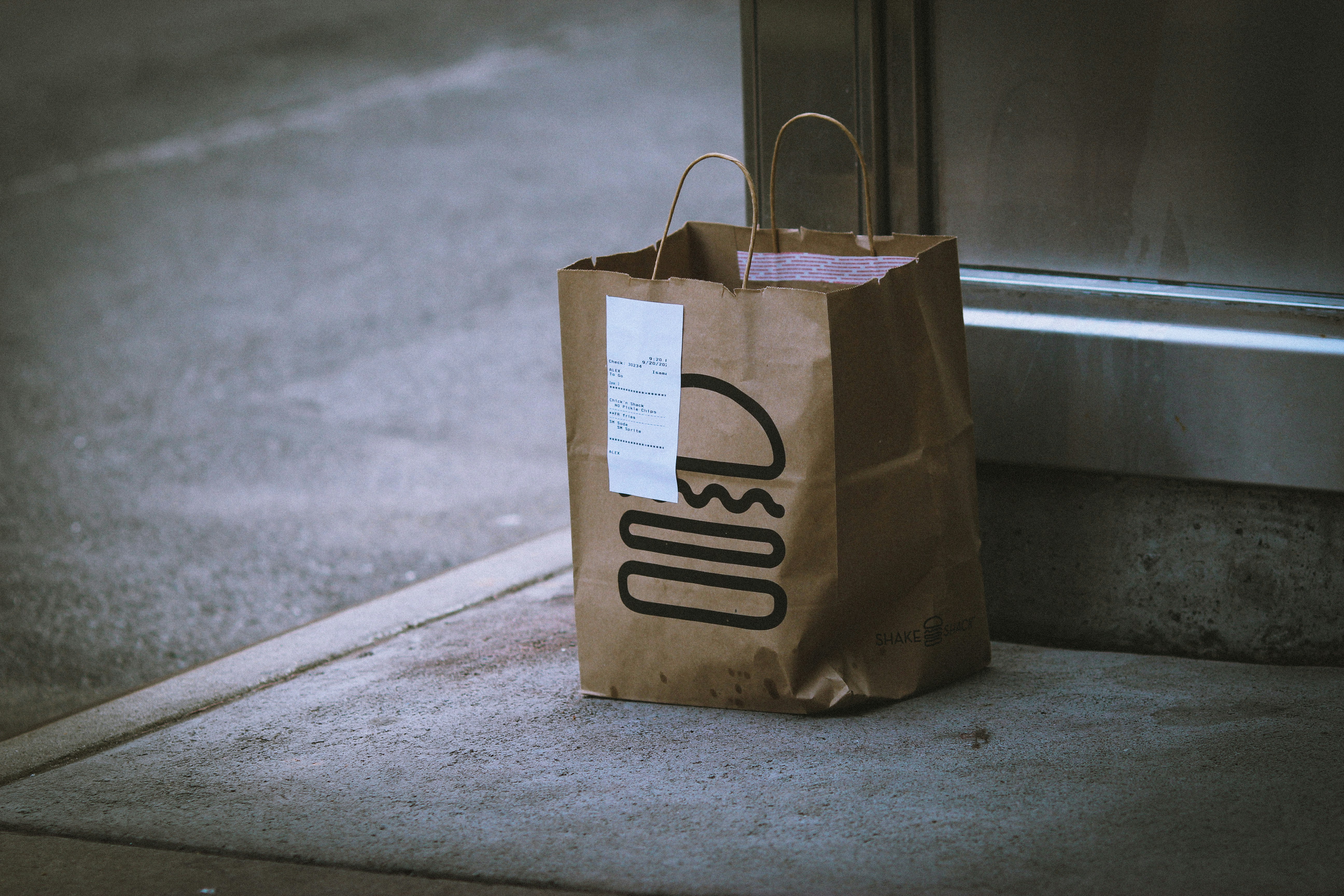 The Restaurant Groups and Delivery Apps Shaping Food Culture in 2025----Photo by Jon Tyson on unsplsh