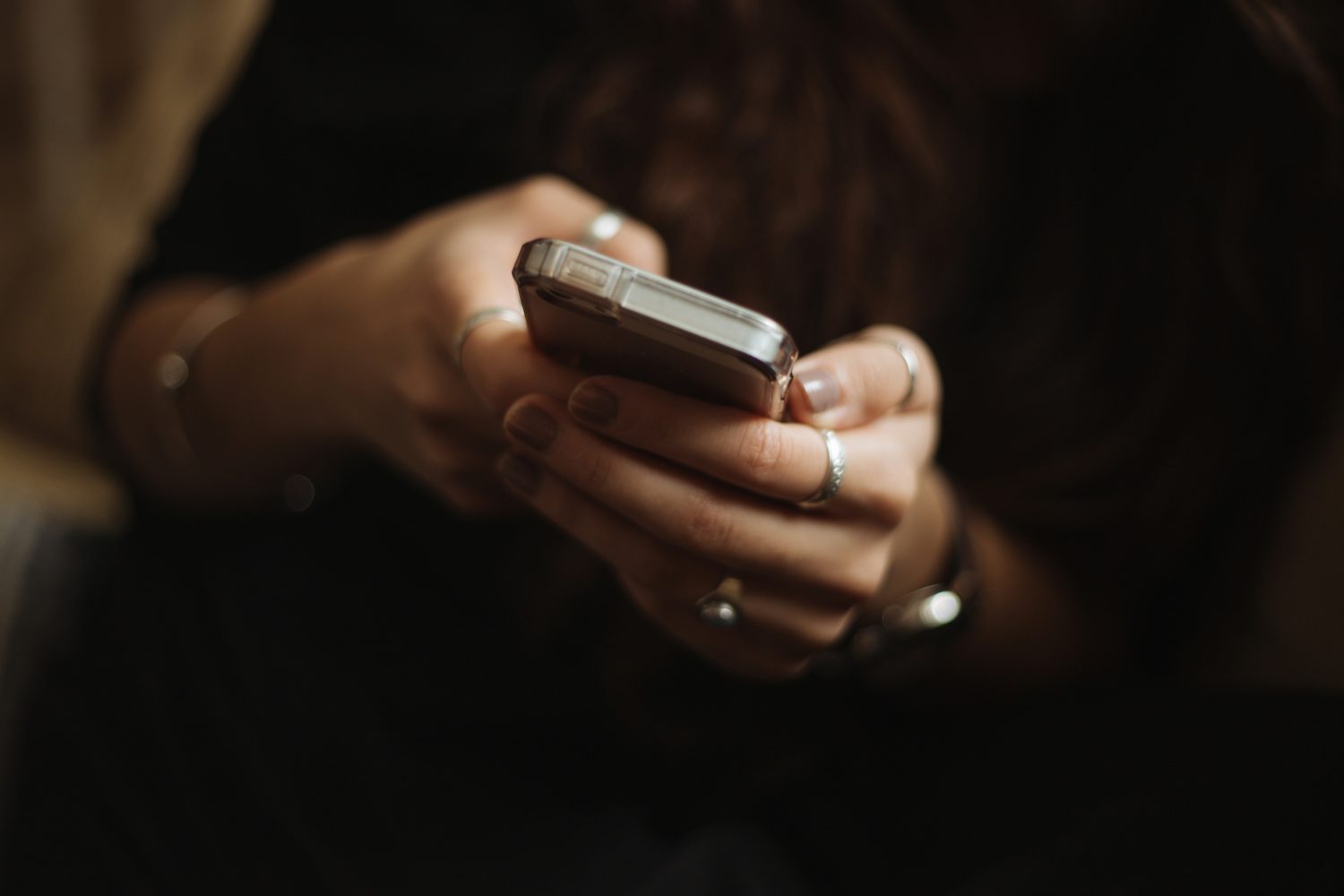 Clearing Browsing History: Myths vs. Facts for Online Safety----Photo by Priscilla Du Preez 🇨🇦 on Unsplash
