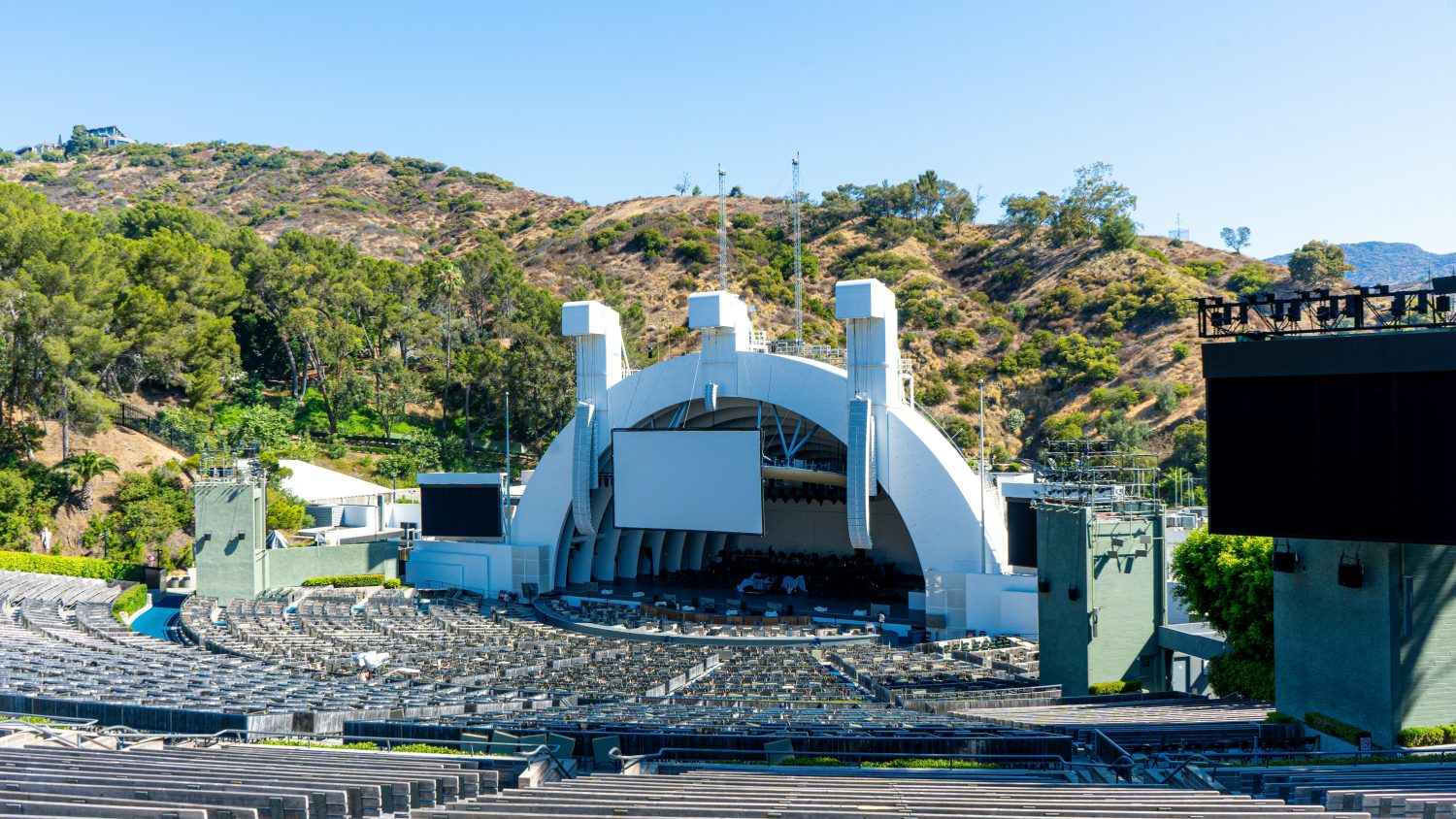 The Best Live Music Venues in Los Angeles 2025 --- Photo By Bruno Delebecque on Unsplash
