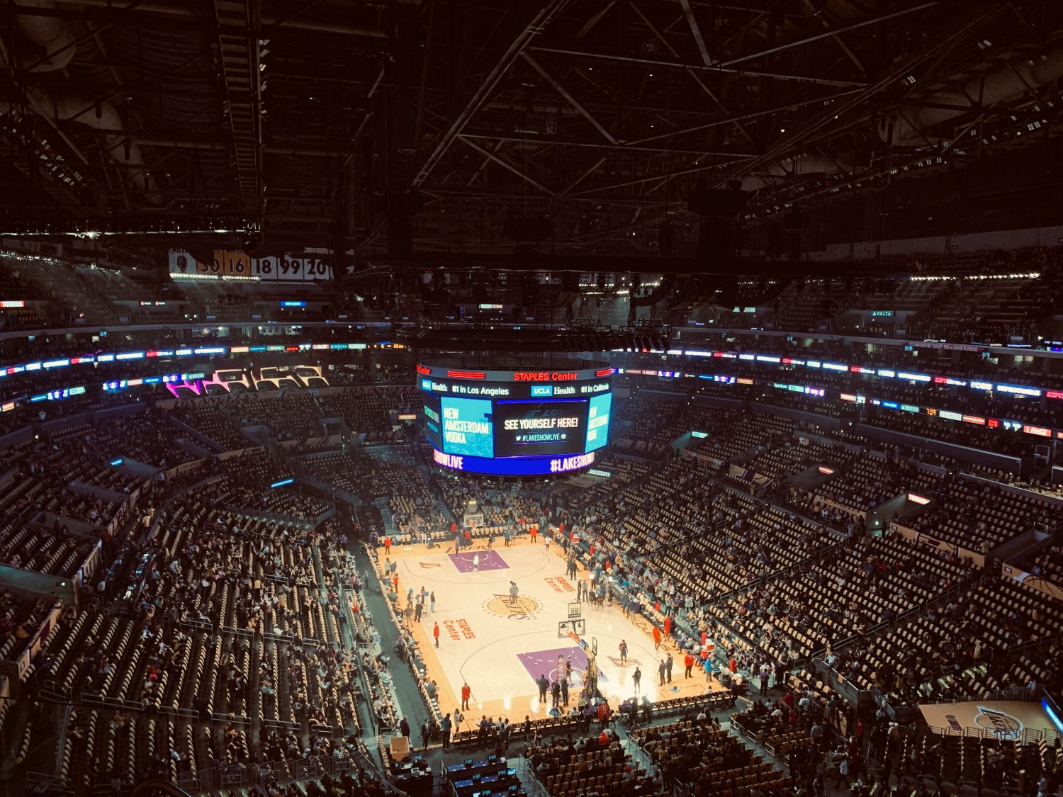 How Casinos Use Basketball Sponsorships to Reach New Audiences----Photo by Tim Hart on Unsplash