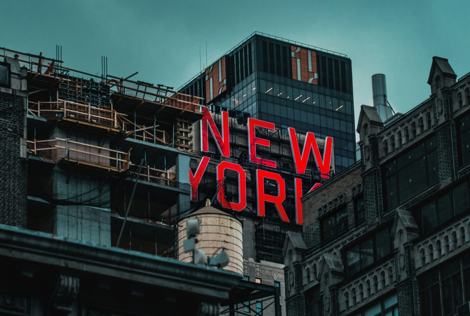 Knicks Rally Past Spurs 105-95 in NBA Finals Game 1 Behind Brunson's Late Heroics - Photo by Nik Shuliahin 💛💙 on Unsplash