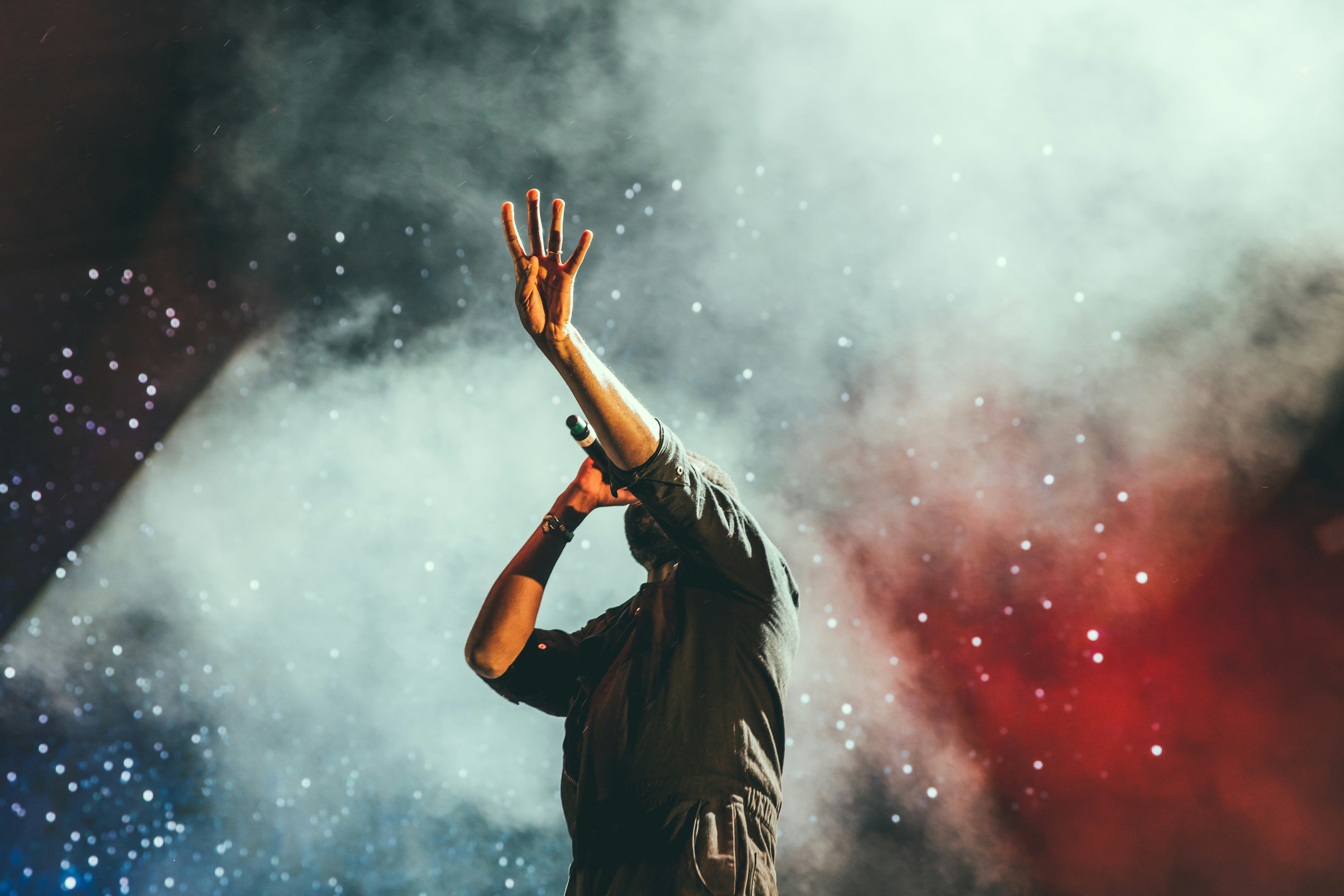 Why the Mid-Size Show Is Where Live Music Actually Lives - Photo by Austin Neill on Unsplash