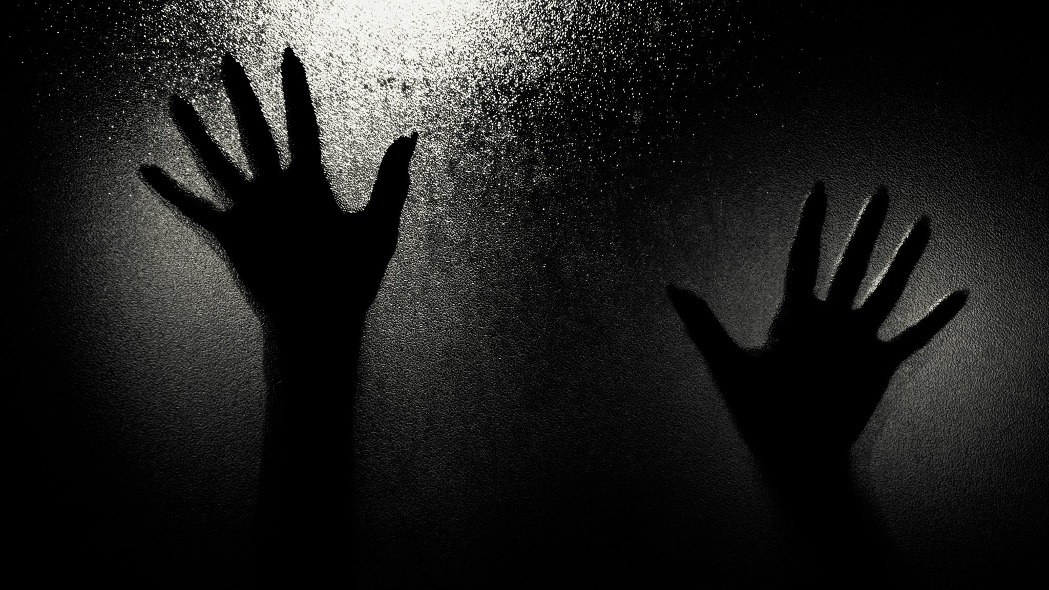 Halloween Horror Nights 2026 vs. Knott’s Scary Farm: Which Southern California Halloween Attraction Is Worth Your Money? - Photo by Zulfugar Karimov on Unsplash